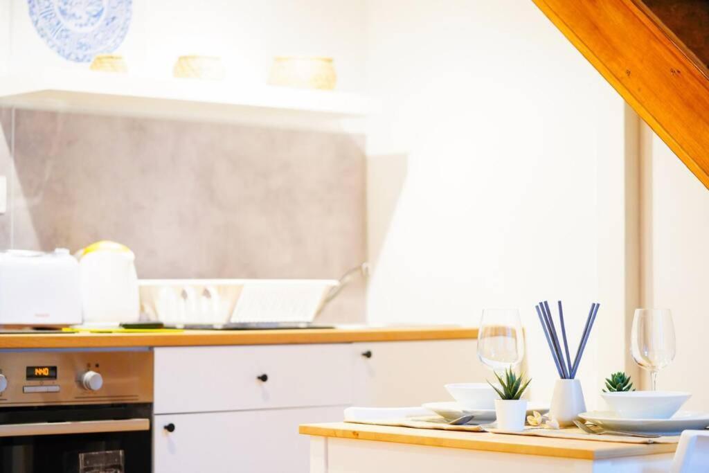Cosy Two Bedroom Flat In Rottenbiller Str,Sky Budapest Bagian luar foto