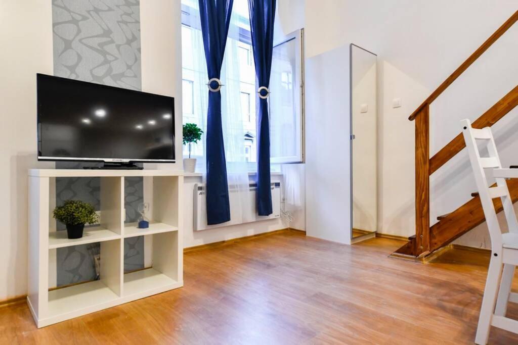 Cosy Two Bedroom Flat In Rottenbiller Str,Sky Budapest Bagian luar foto